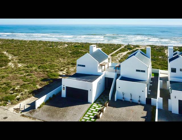 6 BEDROOM HOUSE FOR SALE IN DWARSKERSBOS